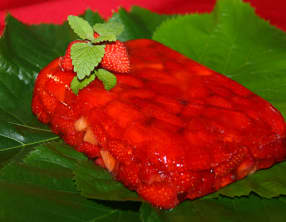 Terrine de fraises à la gelée de muscat