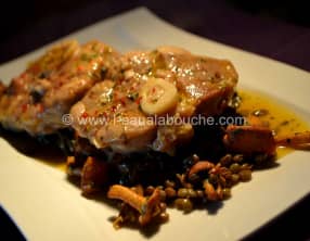 Jarrets de Porc à la Bière Sur Lentilles aux Chanterelles