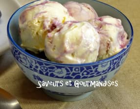 Crème glacée express au coulis de fraises