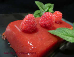 Pastèque en gelée et framboises