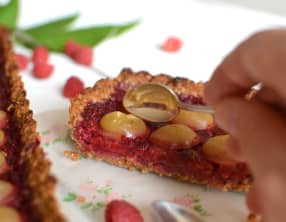 Tarte framboise et raisin blanc