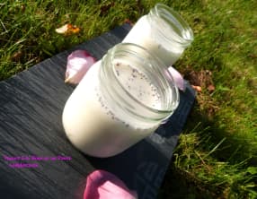 Yaourt à la rose et au pavot