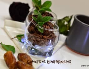 Crème chocolat aux dattes.