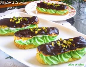 Eclair à la crème pistache