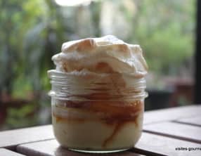 Souvenirs souvenirs avec pêches meringués au romarin