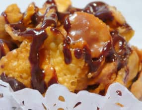 Roses des sables au caramel et chocolat.