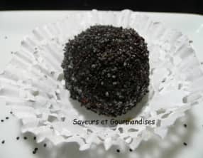 Boulettes de fromage de chèvre au pavot.