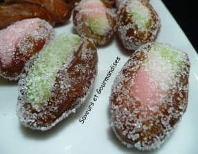 Dattes fourrées à l'amande.