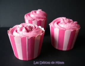 Cupcakes à la fraise bonbon pour Octobre Rose