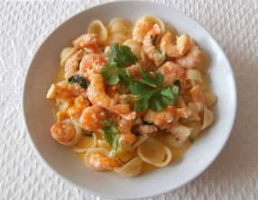 Crevettes sautées à la coriandre, curry, coco et ail et Orecchitette