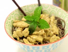 Poulet au curry et soba