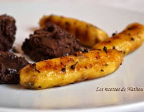 Bananes frécinettes grillées au poivre Voatsiperifery et mousse au chocolat noir