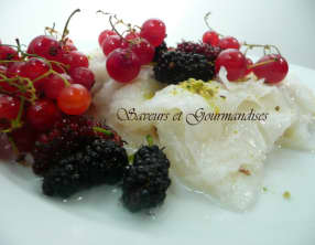 Güllaç à la pistache et aux fruits rouges