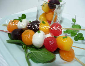 Brochettes multicolores.