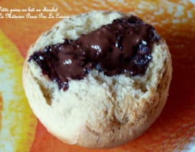 Petits pains au lait et au chocolat coulant