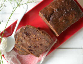 Gâteau aux noix, cranberries et betterave