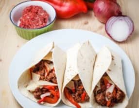 Fajitas au boeuf et leur sauce tomate poivron