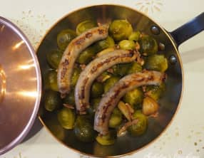 Choux de Bruxelles et saucisse grillée de Rodez