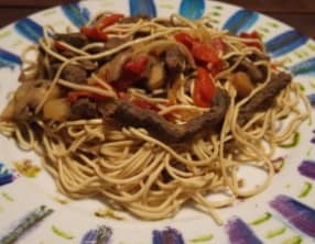 Nouilles chinoises au boeuf mariné