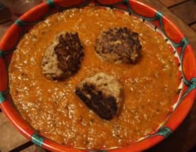 Soupe de légumes du soleil et leurs boulettes de boeuf