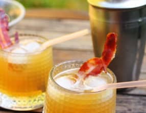 Cocktail au bourbon, coings et bacon