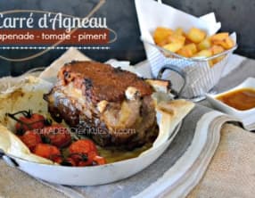 Carré d'agneau en croute de tapenade tomate et piment à la plancha