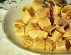 Calamarata et crème de mascarpone aux tomates séchées