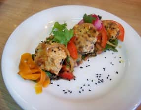 Boulettes de poulet à la nigelle, zaalouk d’aubergines de Fatema Hal