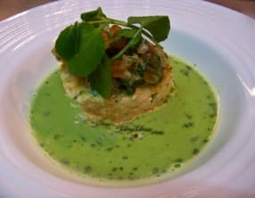 Mousseline de cabillaud, crème de cresson et oeufs de saumon au citron confit