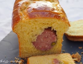 Saucisson brioché aux pistaches
