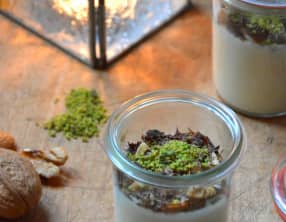 Crème de Yaourt au Chocolat blanc et aux Quatre Mendiants pour Noël