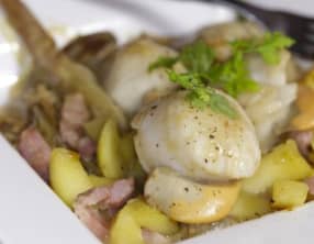 Noix de St-Jacques aux endives lard et pommes vertes