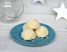 Petites boules à la noix de coco façon Raffaello 
