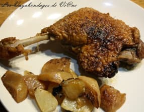 Cuisses de canard aux navets et aux poires