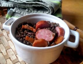 Potée de lentilles aux saucisses de Montbéliard