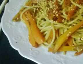 Nouilles sautées facile carottes et sésames