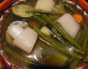 Bouillon de légumes au poulet