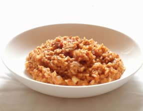 Riz pilaf pimenté à la tomate et au thon