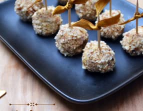 Bonbons de foie gras aux noisettes