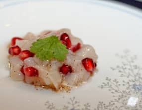 Tartare de St Jacques aux graines de grenade et huile vanillée