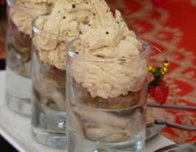 huîtres en gelée et chantilly de foie gras