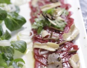 Carpaccio de boeuf à la truffe et au foie gras