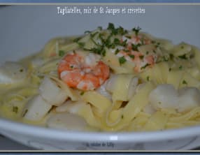 Tagliatelles, noix de Saint-Jacques et crevettes