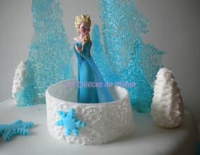 Tutoriel pour faire des petits sapins en pâte à sucre ou en pâte d'amandes