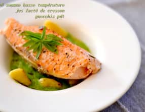 saumon, jus de cresson des fontaines et ses gnochhis de pommes de terre