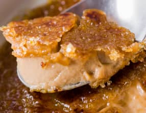 La crème brûlée aux carambars de Chef Simon