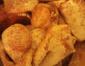 Bugnes lyonnaises moelleuses et gonflées