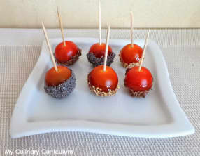 Tomates cerises façon pommes d'amour au caramel à l'orange sanguine