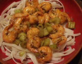 Crevettes sautées au céleri