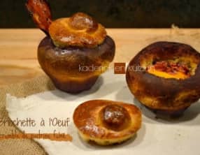 Briochettes salées à l'œuf et crumble de poitrine fumée